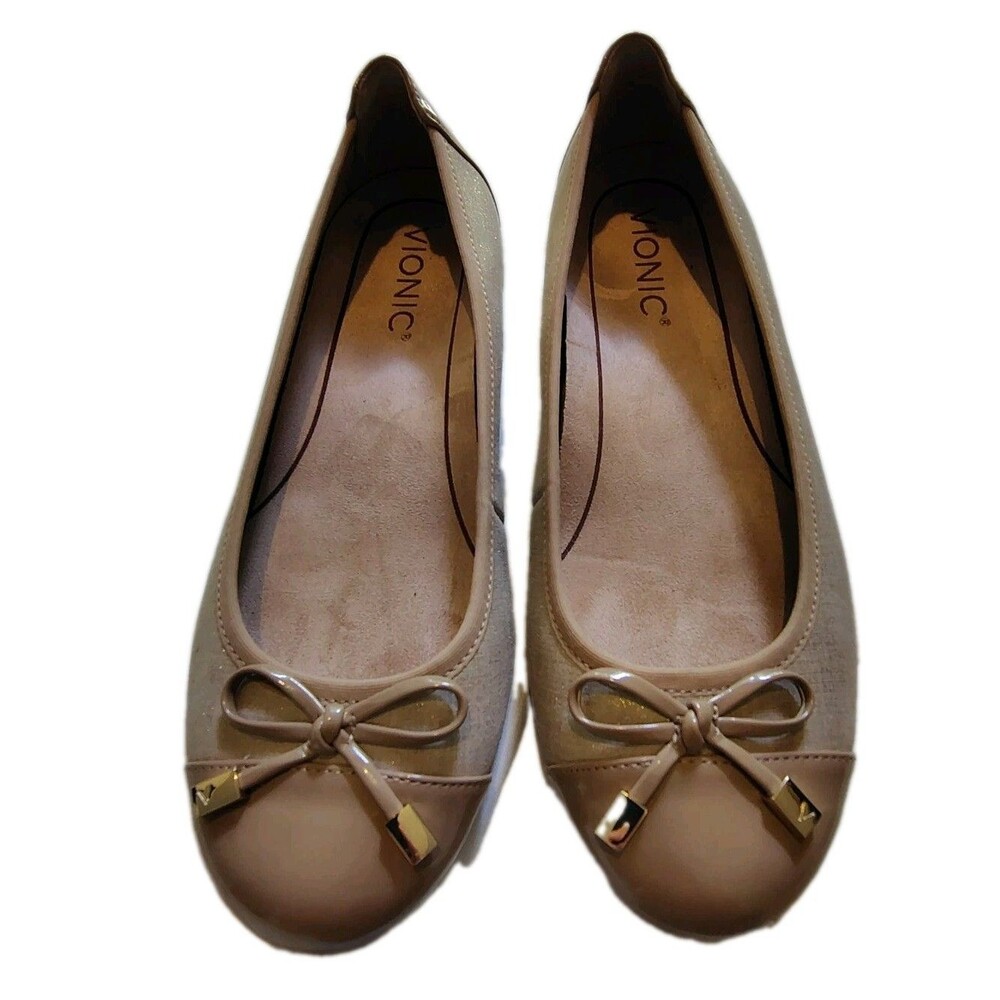 Vionic Minna Metallic Ballet Flats Beige Gold Patent Toe Bow Accent Size 7 Wide